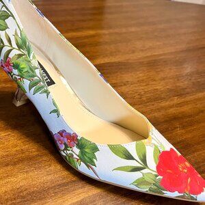 Nine West Women's Ariella Pumps in White Floral Print with Kitten Heels Size 6.5